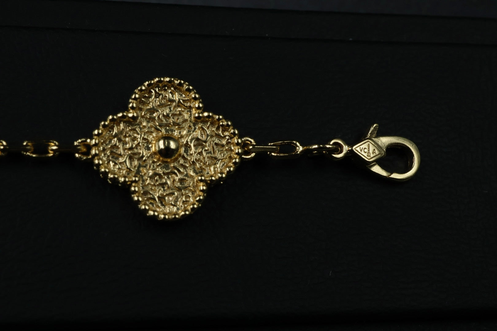 Pulsera VCA Alhambra 1:1 Gold Textura