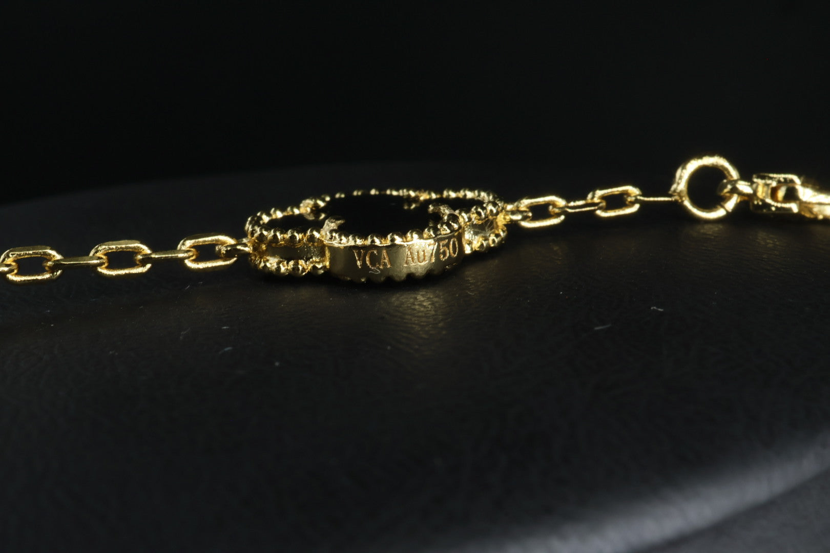 Collar VCA Alhambra 10 Motivos - Gold Onyx Diamonds.
