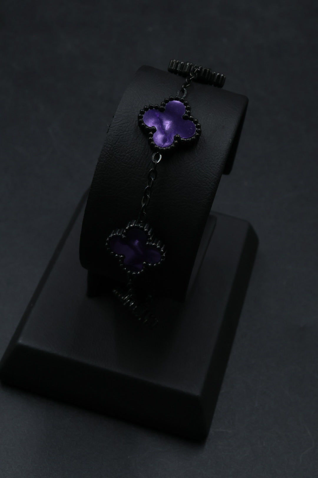 Pulsera Negra Trébol 13 mm Mármol - Morado.