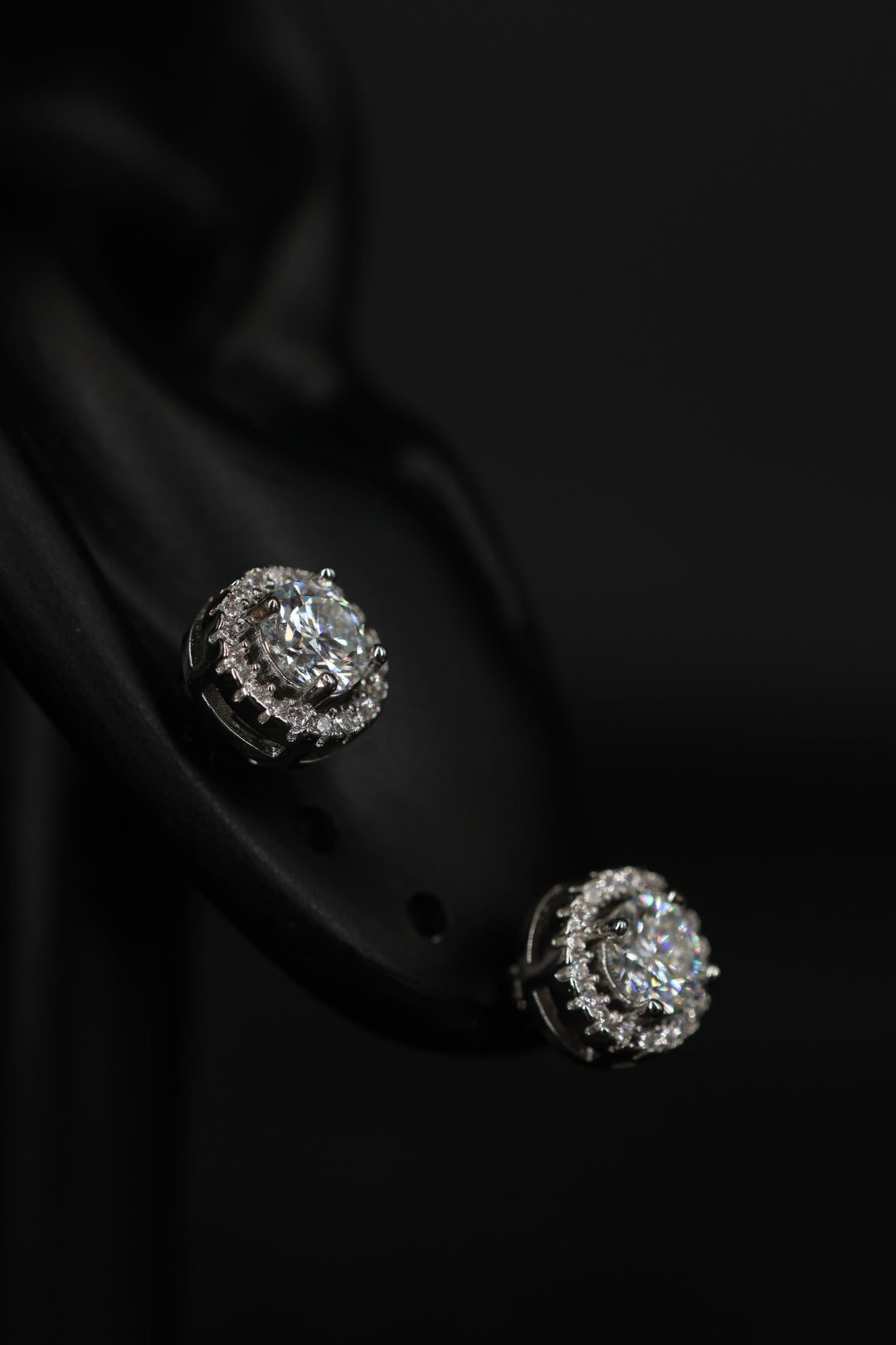 Aretes Circle Plata .925 - Moissanita D 0.5 ct.