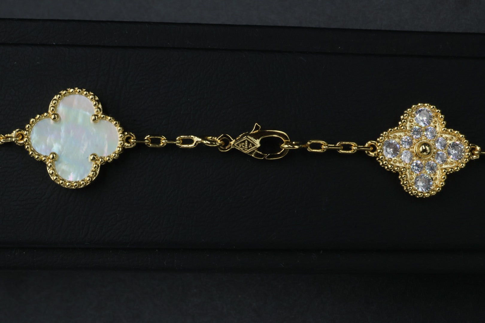 Collar VCA Alhambra 10 Motivos - Gold Nácar Diamonds.