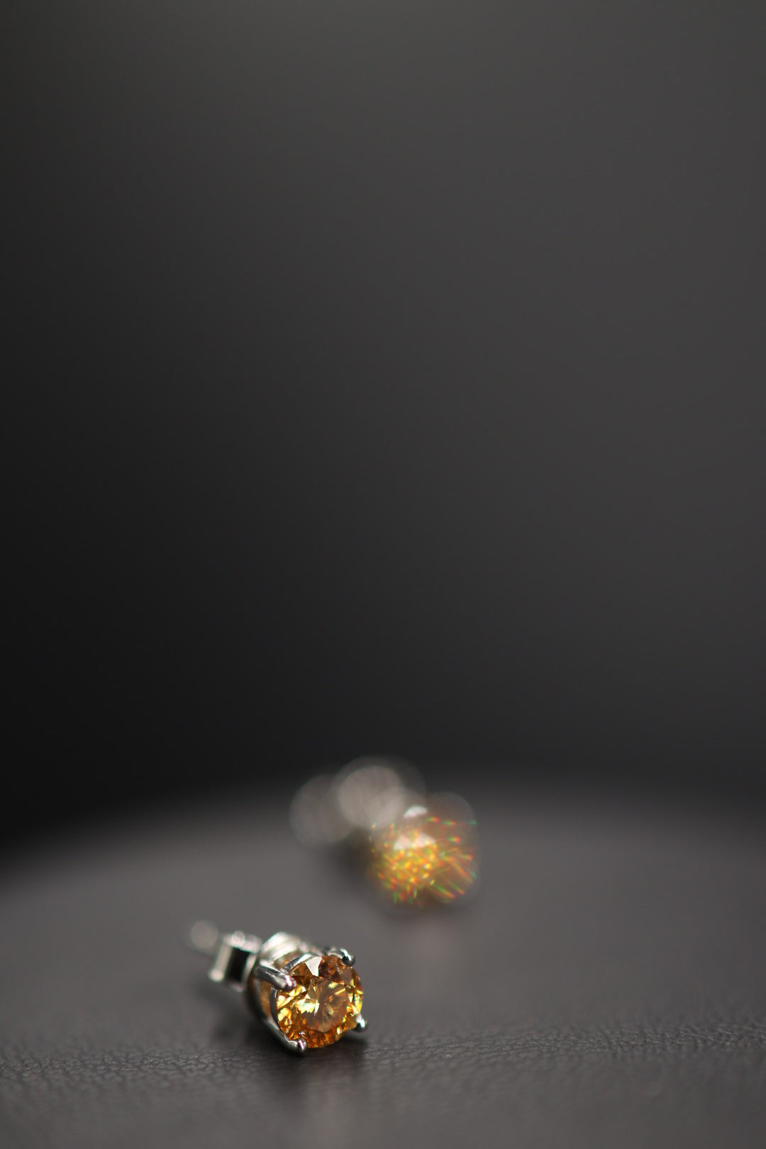 Aretes Plata .925 - Moissanita Champagne 0.5 ct.