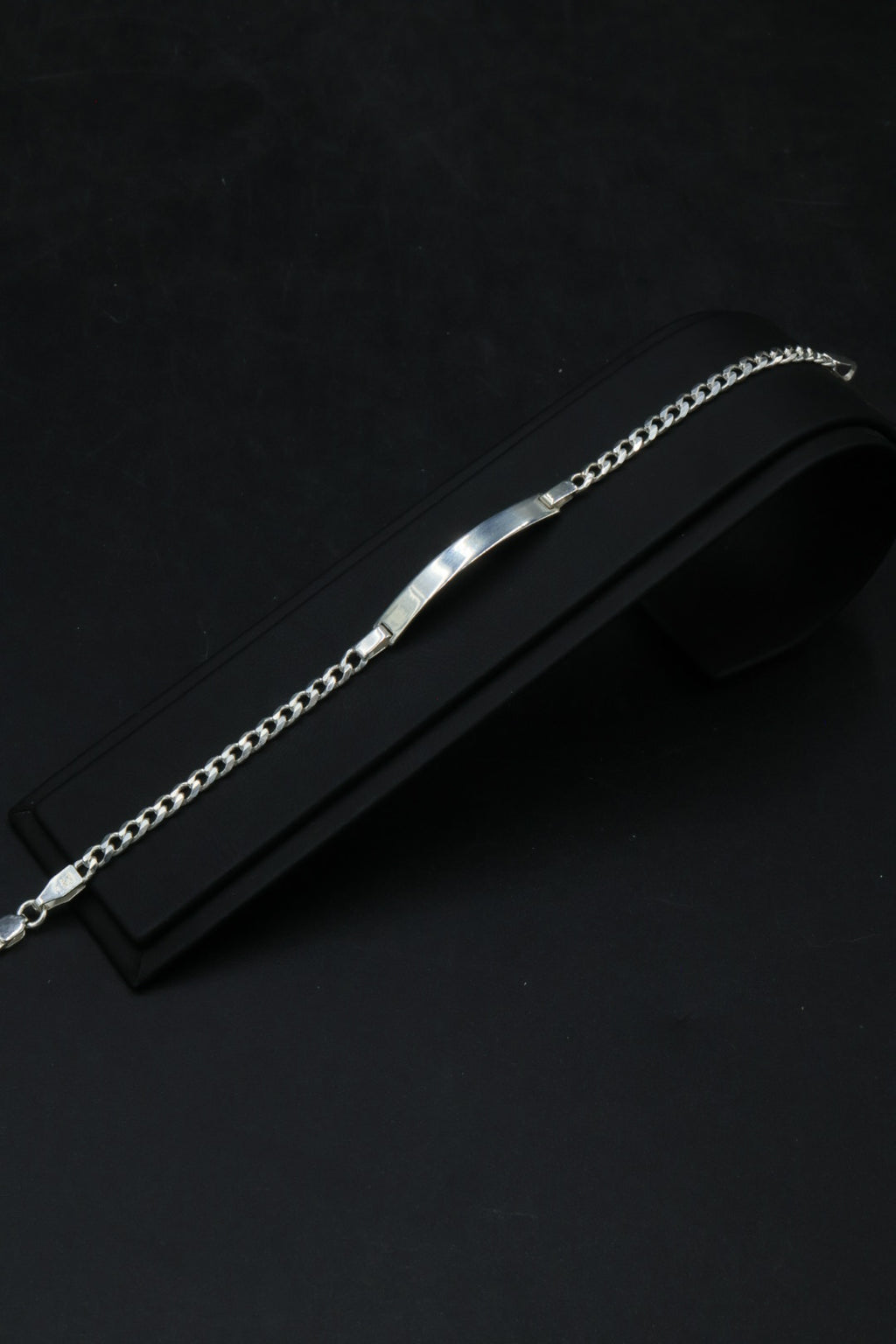 Pulsera tejido cubano con placa.