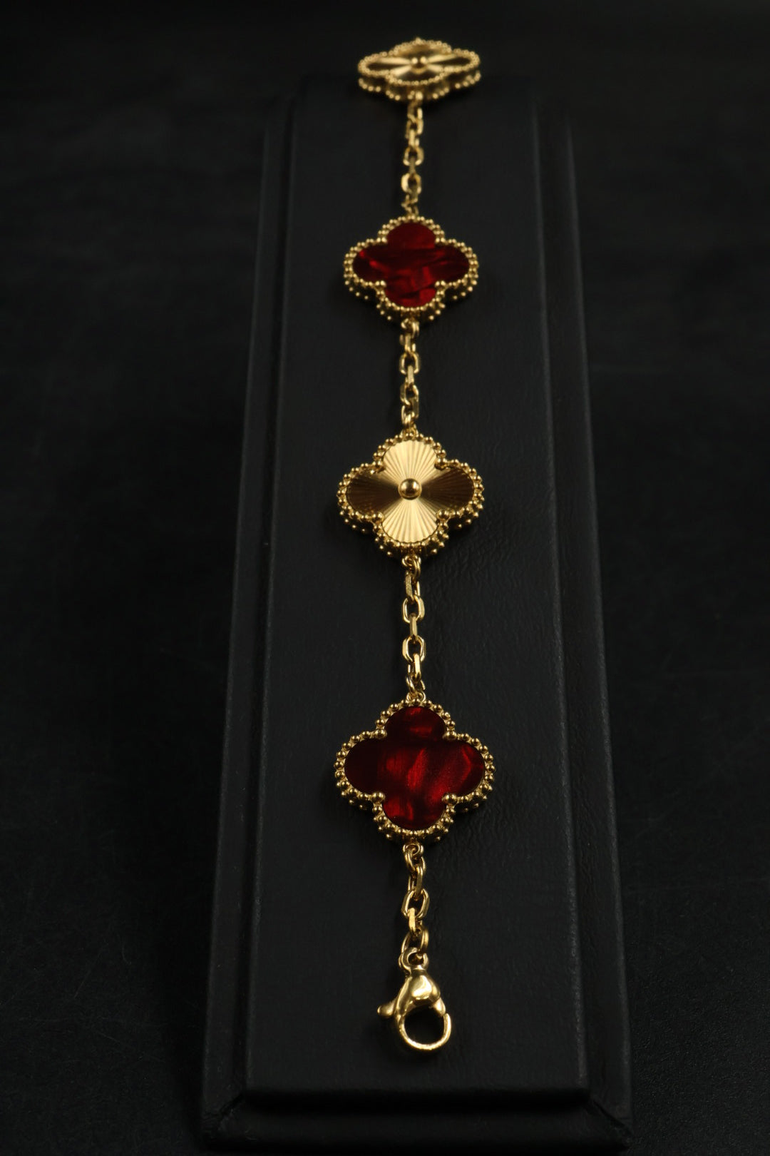 Pulsera Trébol Rojo Mármol- Láser Dorado.