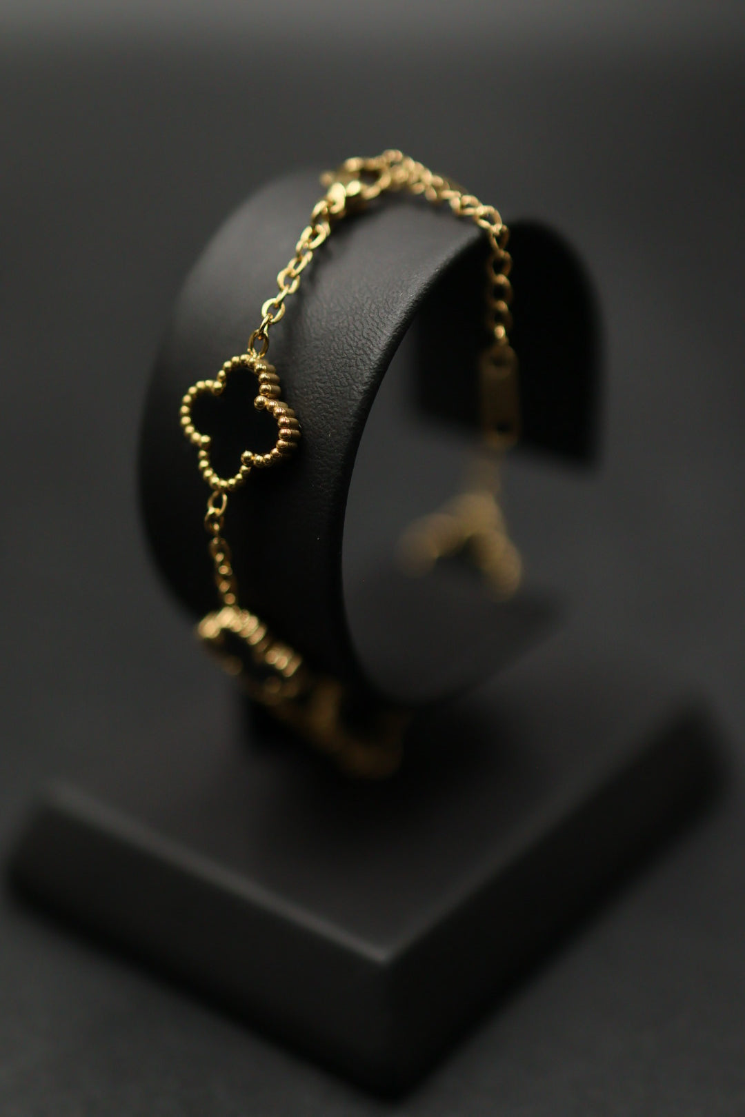 Pulsera Trébol 13 mm Liso Dorado - Negro.