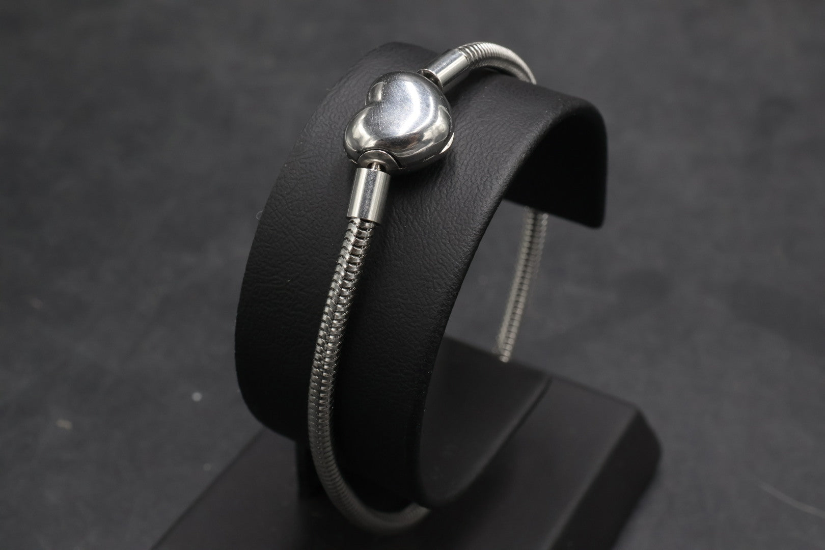 Pulsera tipo Pandora 4.