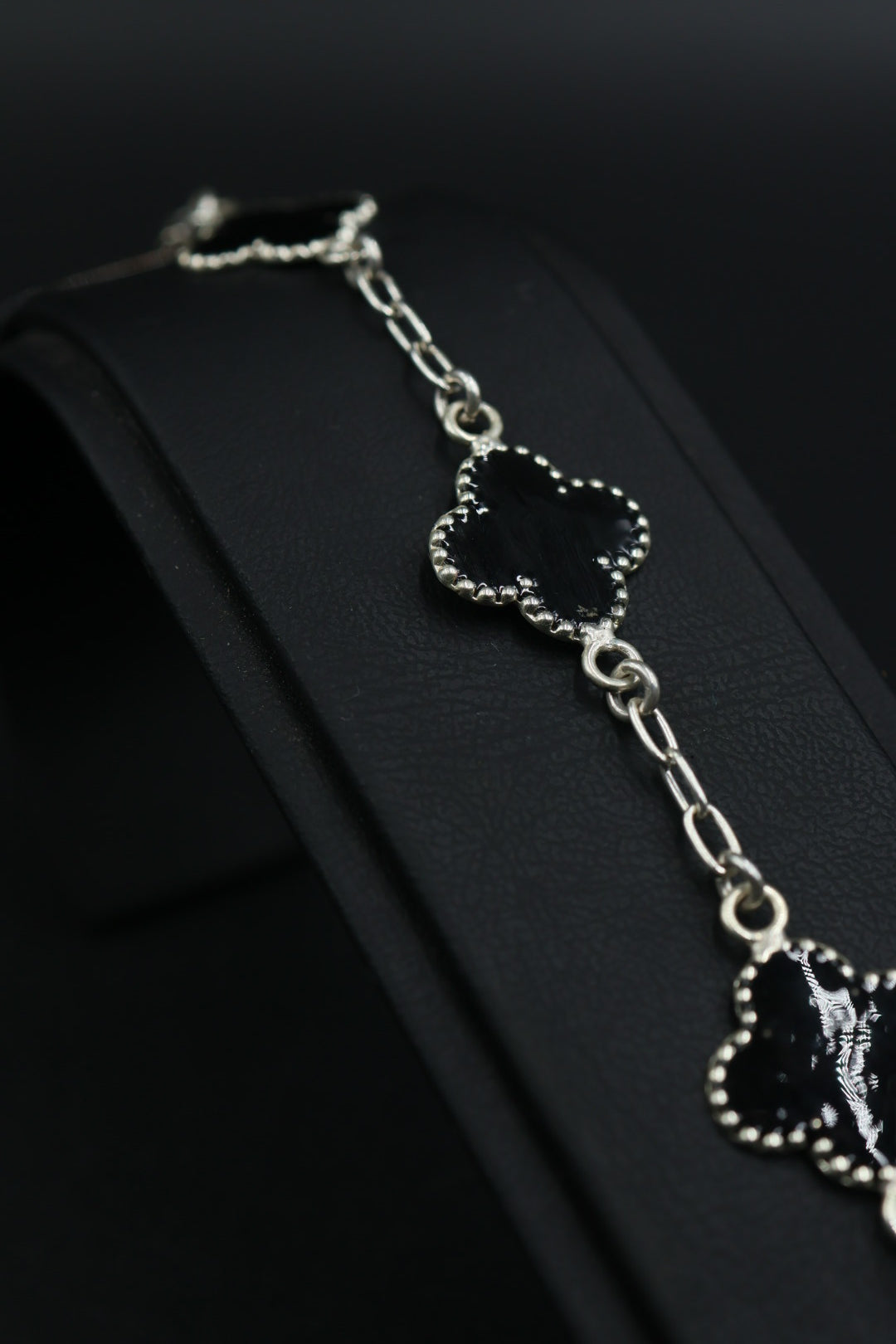 Pulsera Trébol Negro en Plata 9.25 S925