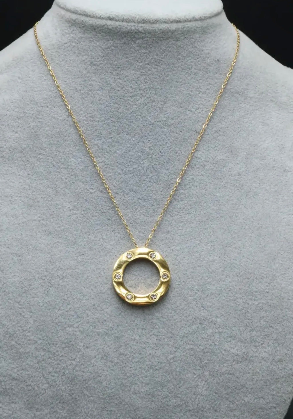 Collar Clavo con Zirconias - Dorado.