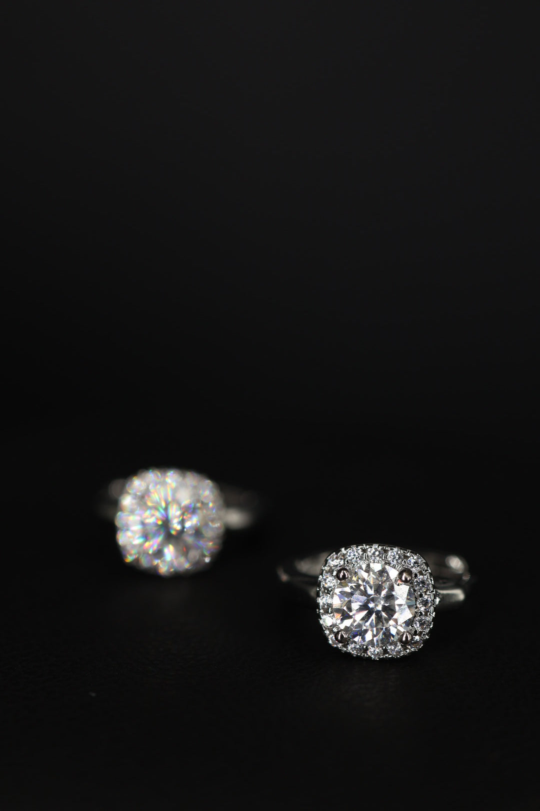 Aretes Around Box Plata .925 - Moissanita D 0.5 ct.