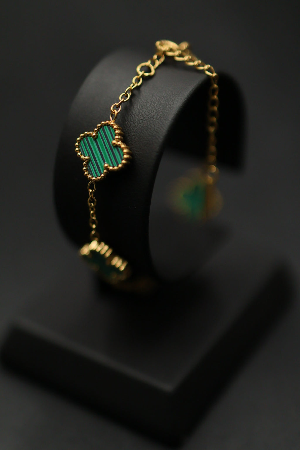 Pulsera Trébol 13 mm Liso Dorado - Verde.