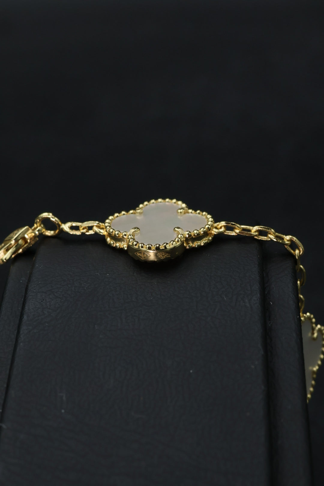 Pulsera VCA Plata .925 1:1 Vintage Alhambra, 5 Nácar/ Gold