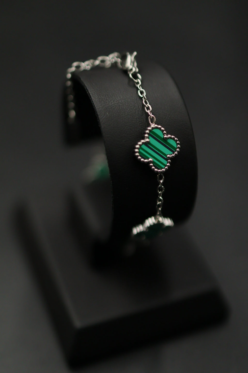 Pulsera Trébol 13 mm Liso Plateado - Verde.