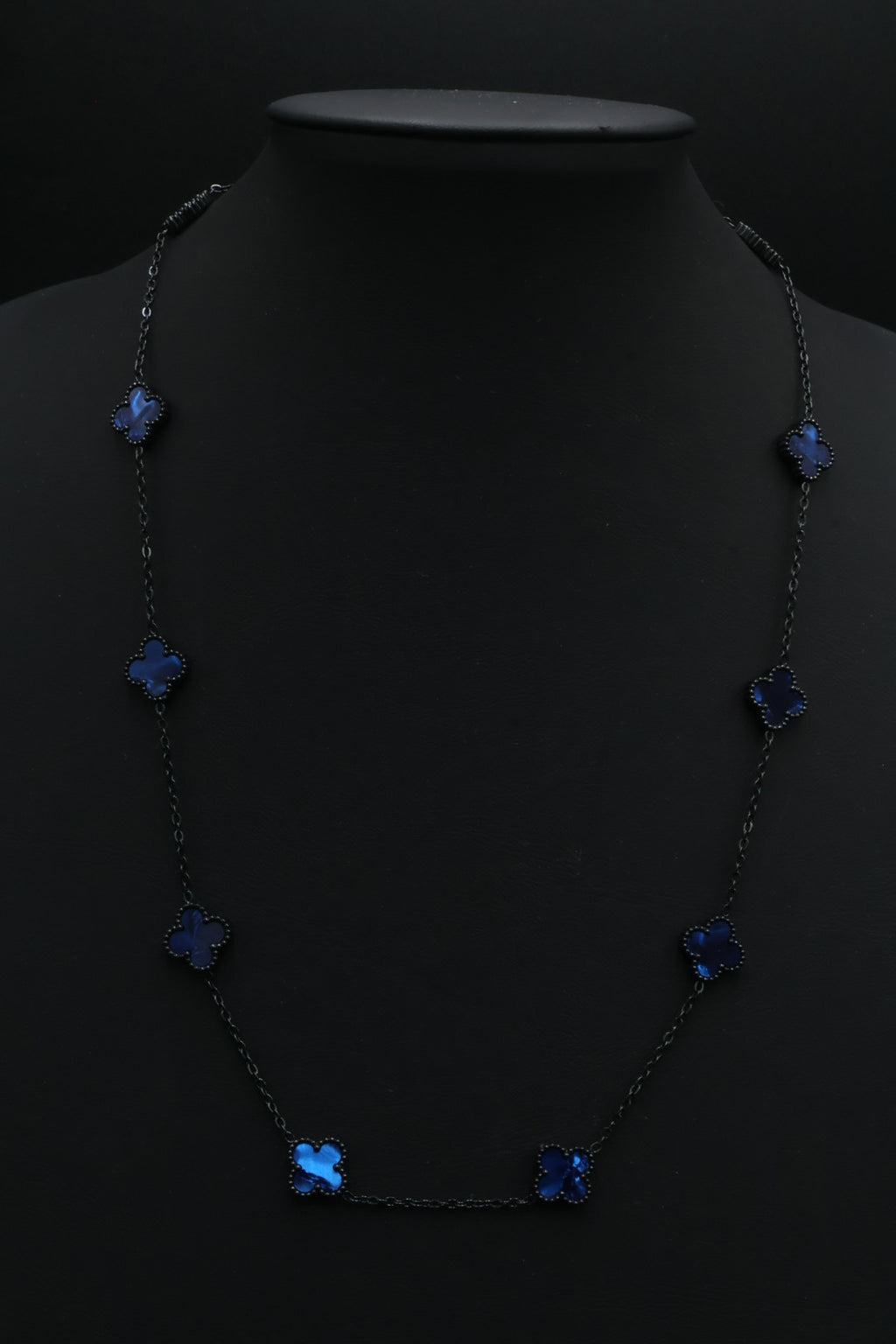 Collar Trébol 13 mm Azul Marmolado. - Negro.