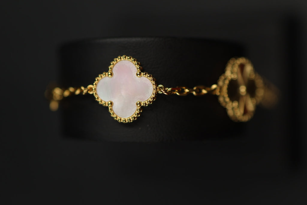 Pulsera Trébol Blanco Tornasol - Láser Dorado.