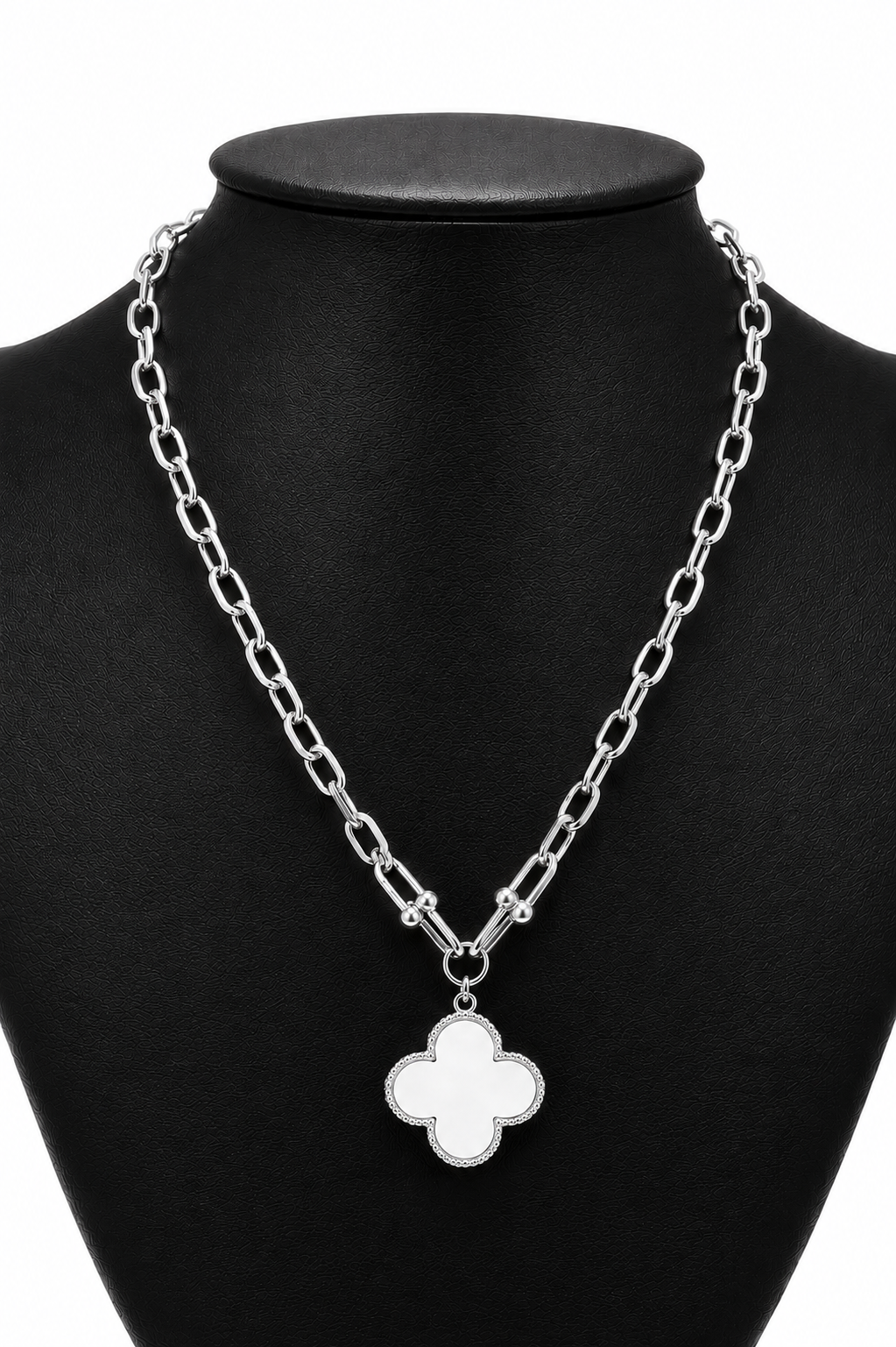 Collar Grande 1 trébol - Plateado / Blanco.