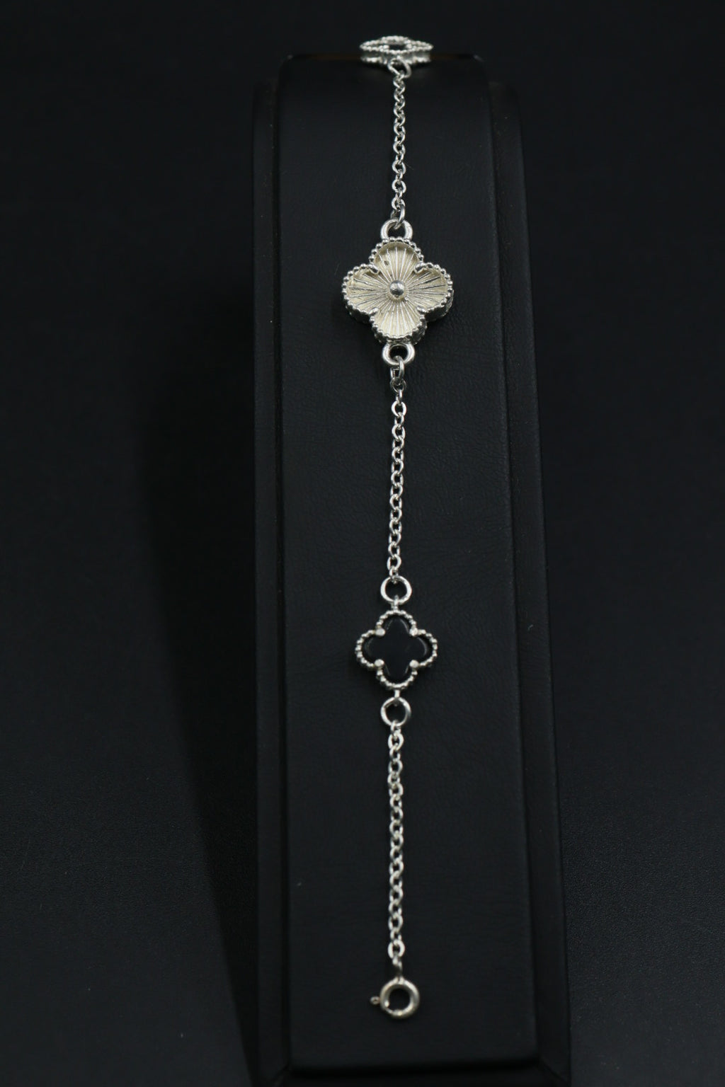 Pulsera 3 tréboles en plata 9.25. S925