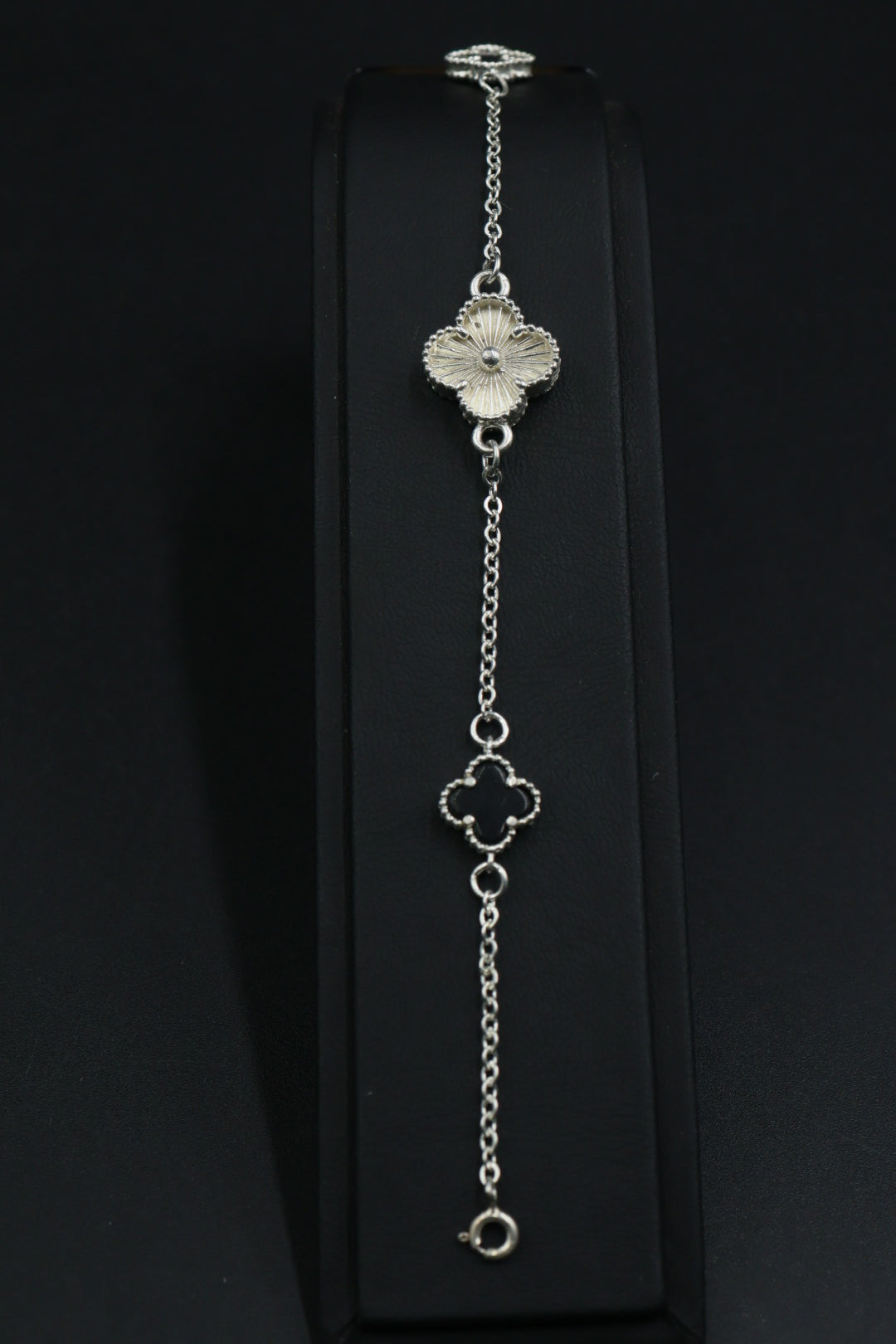 Pulsera 3 tréboles en plata 9.25. S925