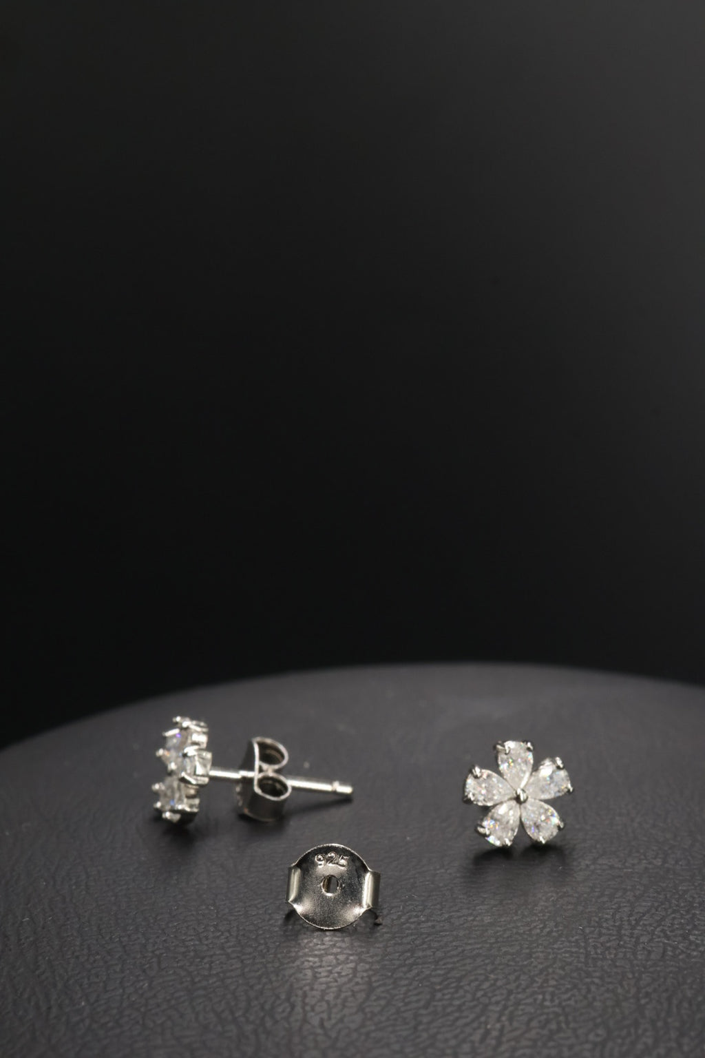 Aretes en Plata 925 Flor Silver - Moissanita.