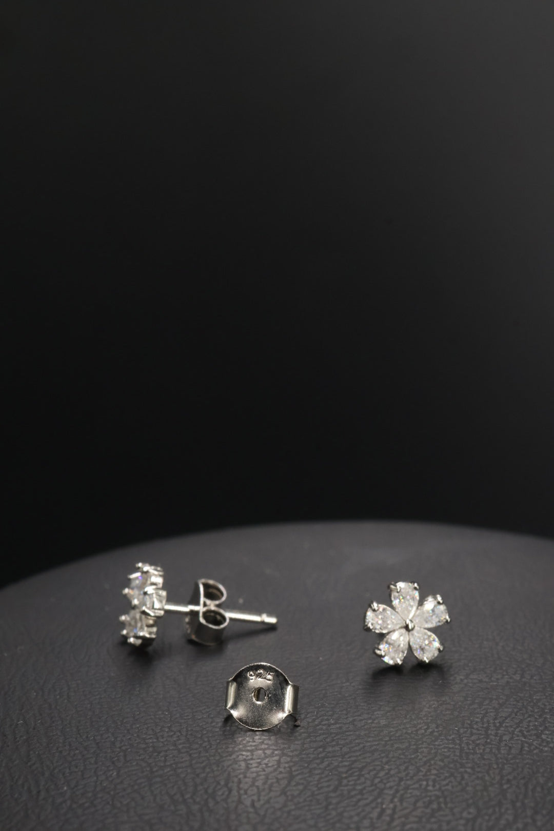 Aretes en Plata 925 Flor Silver - Moissanita.