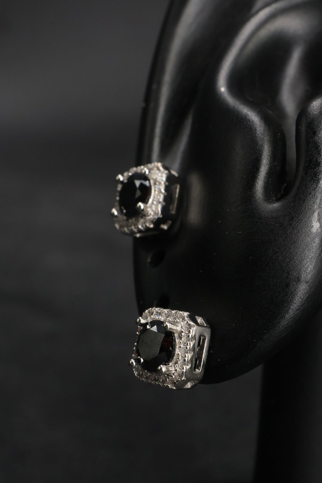 Aretes en Plata 925 Perfect Box - Moissanita Black 0.5 ct.