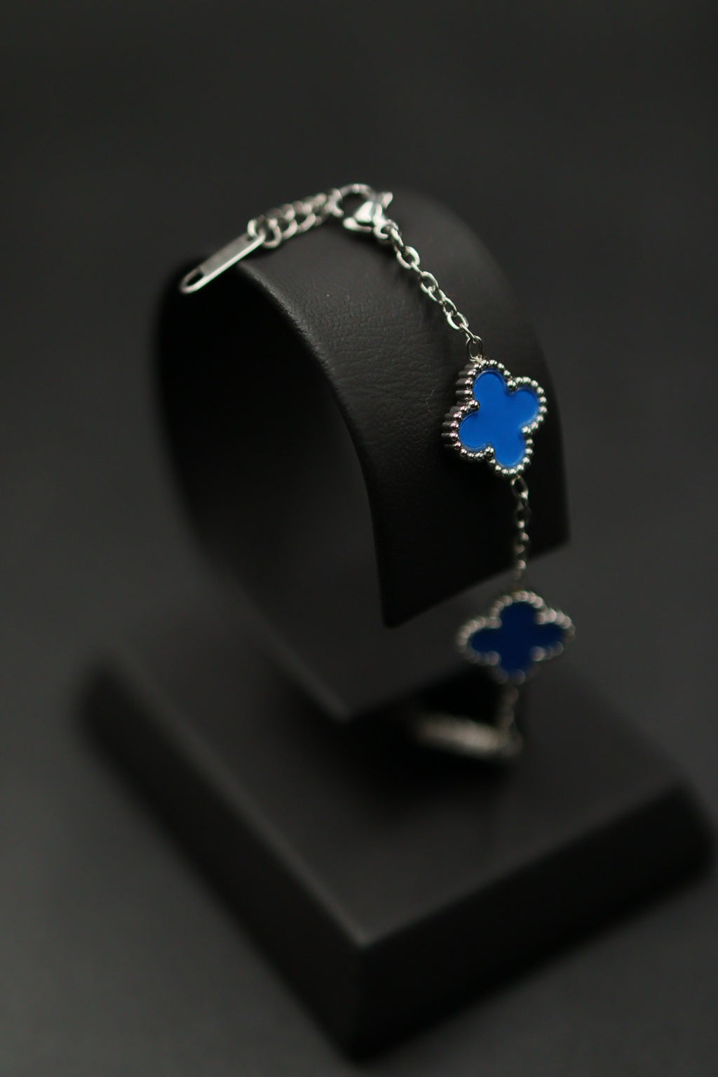 Pulsera Trébol 13 mm Liso Plateado - Azul.
