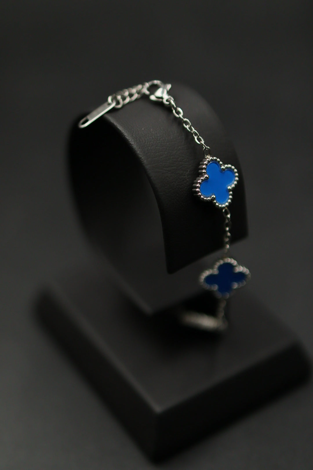 Pulsera Trébol 13 mm Liso Plateado - Azul.