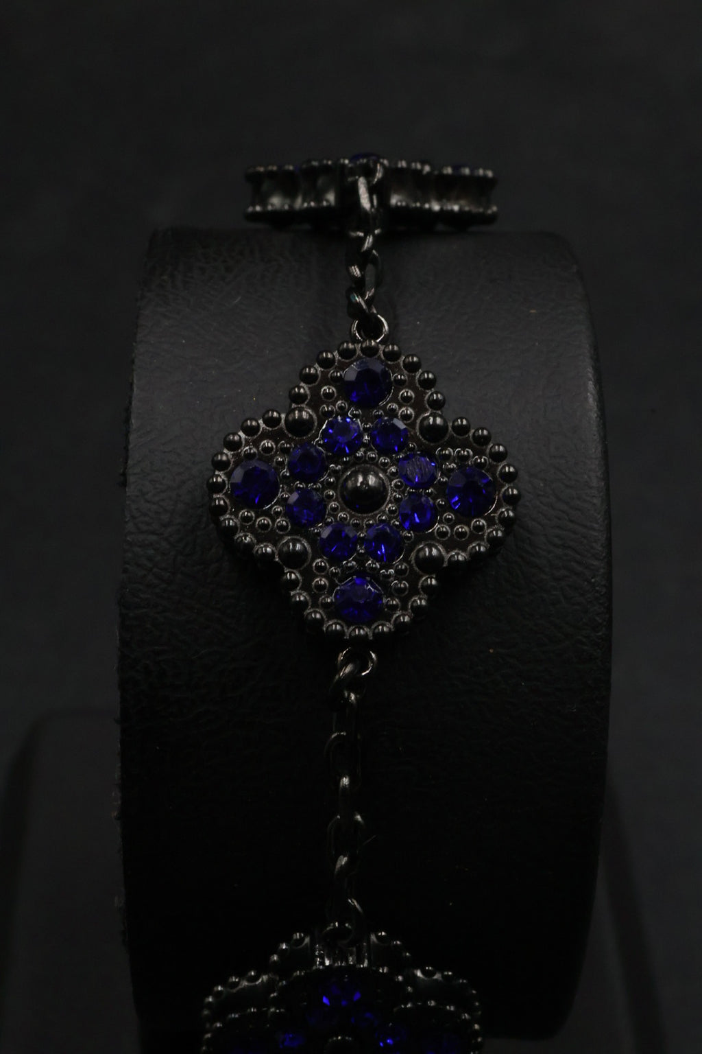 Pulsera Trébol Negro - Zirconias Azul.
