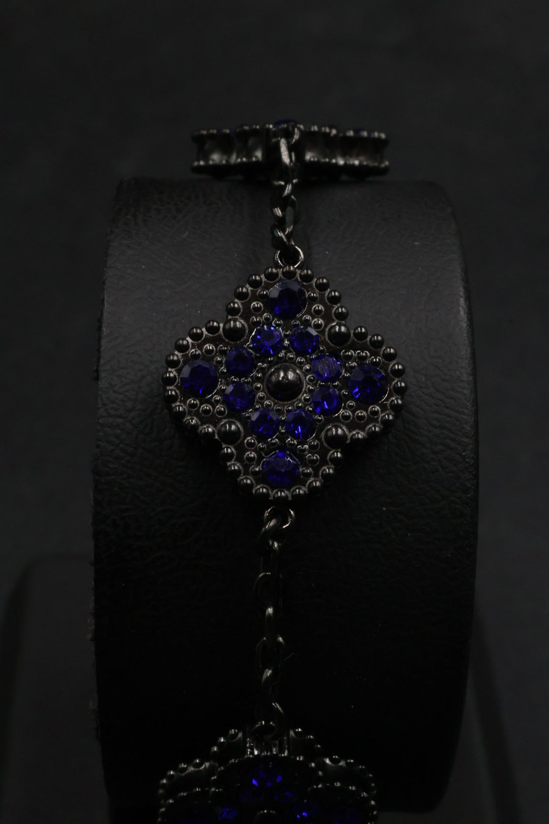 Pulsera Trébol Negro - Zirconias Azul.