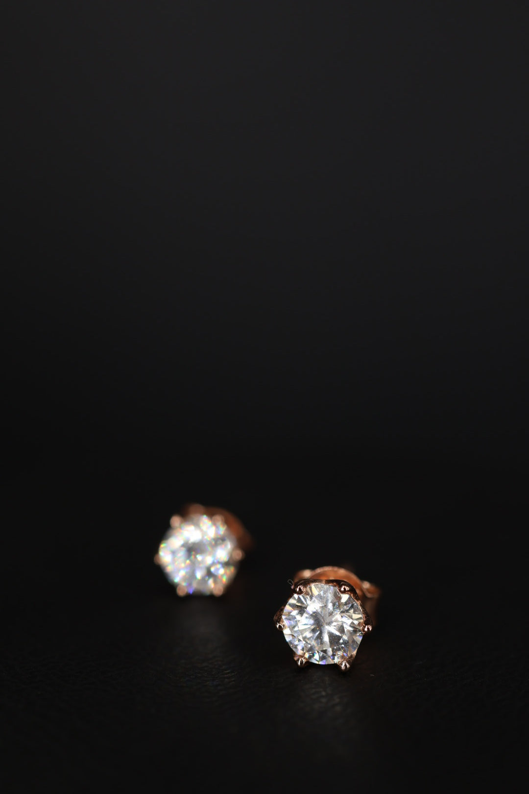 Aretes Plata .925 Baño de Oro Rosa - Moissanita D 0.5 ct.