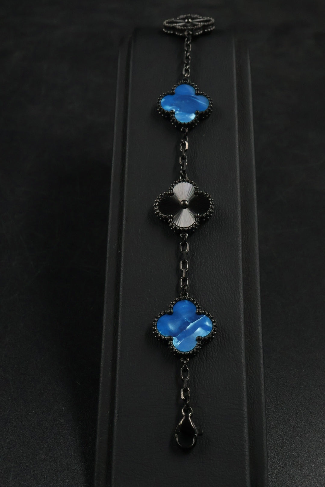 Pulsera Trébol Azul Rey Mármol- Láser Negro.