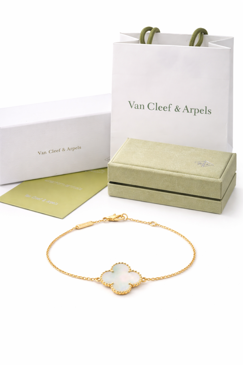 Pulsera VCA Sweet Alhambra 1:1 Gold Nácar.