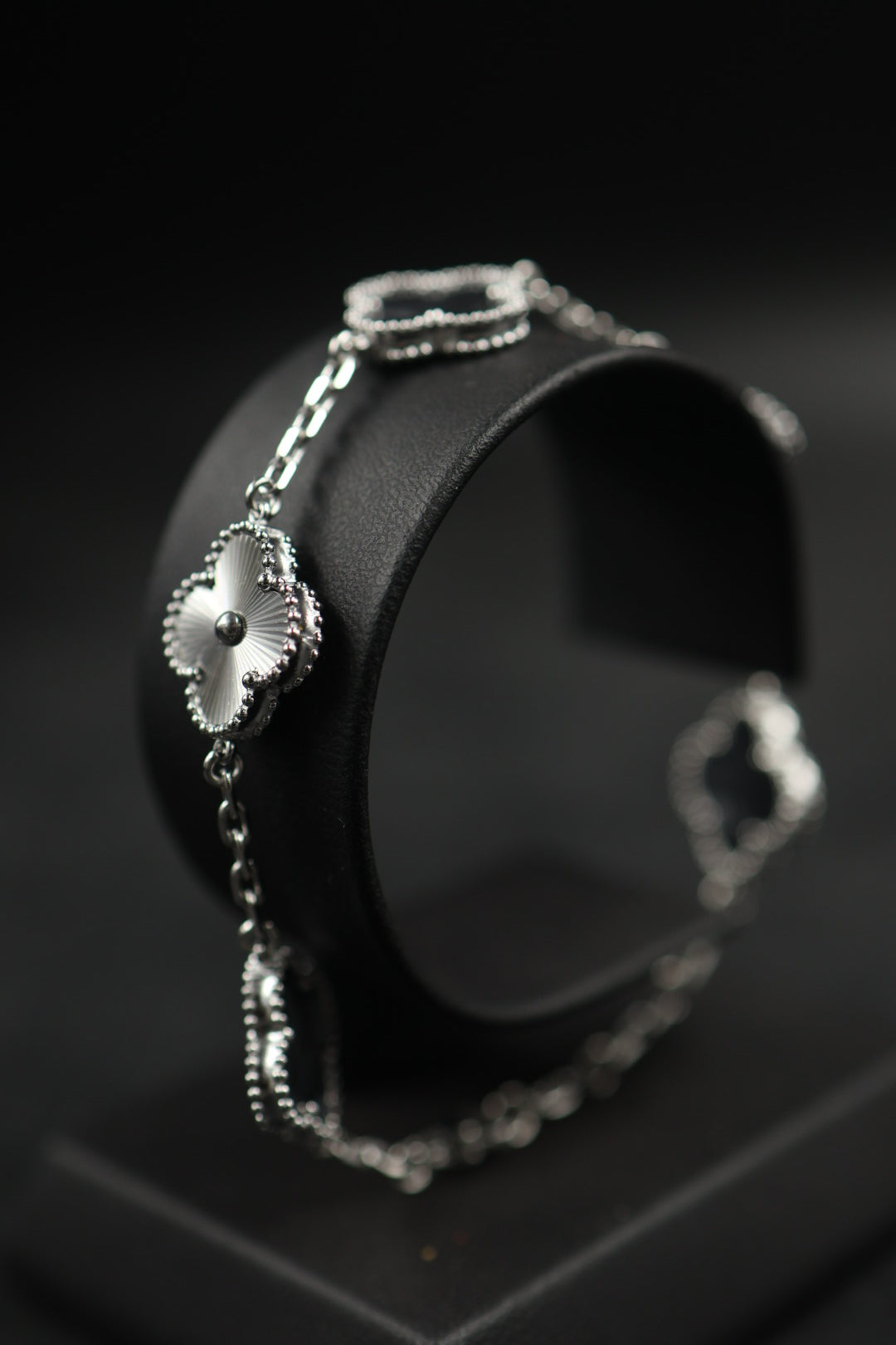 Pulsera Trébol Negro Mármol- Láser Plateado.