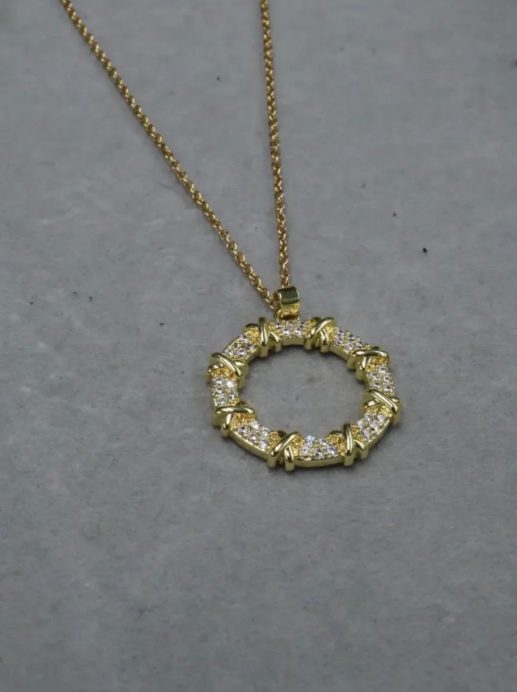 Collar Clavo Full Zirconias - Dorado.