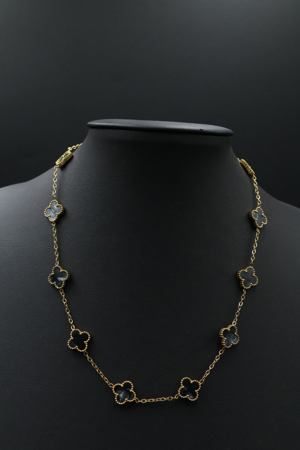 Collar Trébol 13 mm Negro Marmolado. - Dorado.