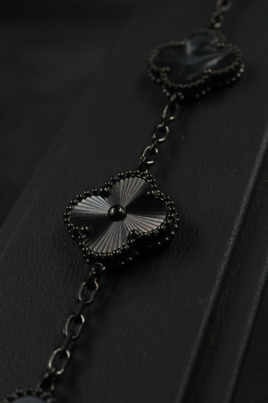 Pulsera Trébol Negro Mármol- Láser Negro.