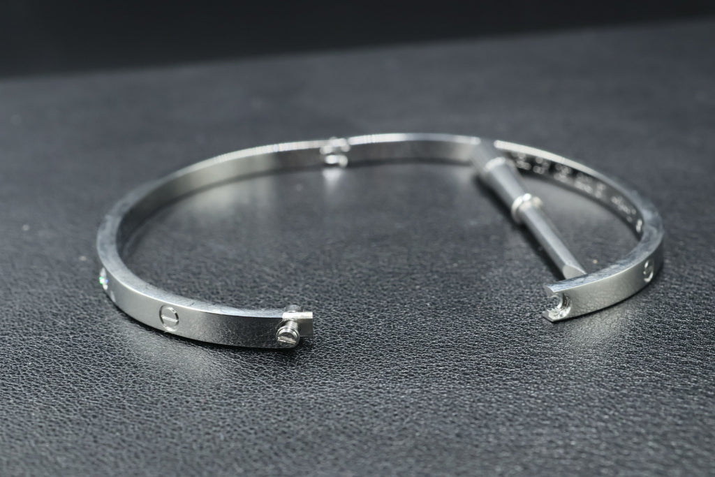 Brazalete Cartier Love Diamonds - Plateado