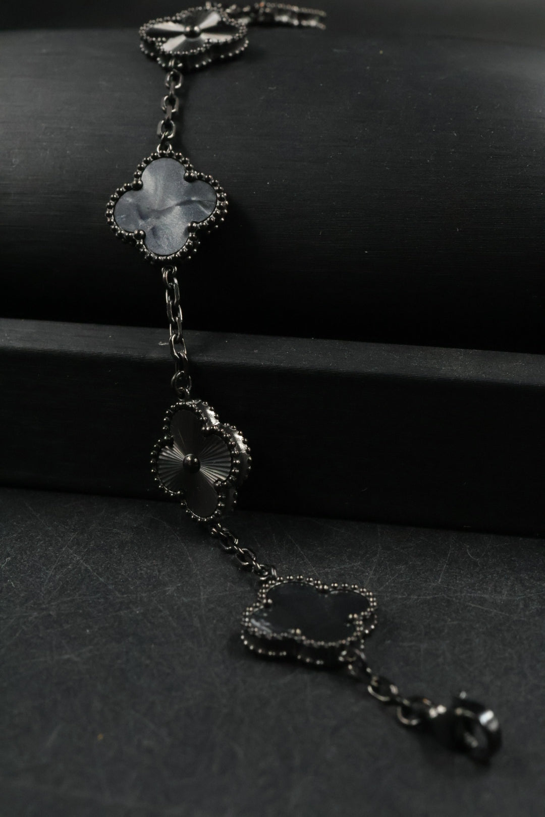 Pulsera Trébol Negro Mármol- Láser Negro.