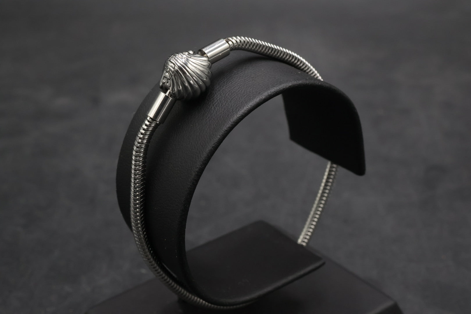 Pulsera tipo Pandora 3.