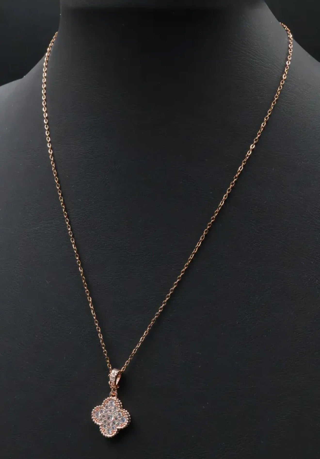 Collar 1 trébol - Rose Gold Zirconias.