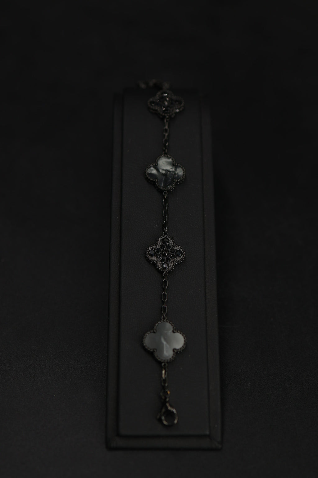 Pulsera Trébol 15 mm Mármol Full Negro con Zirconias