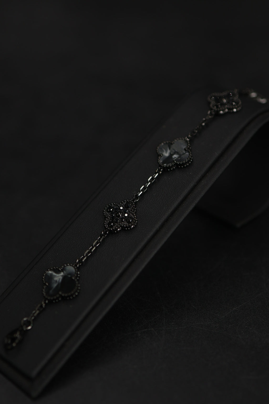 Pulsera Trébol 15 mm Mármol Full Negro con Zirconias