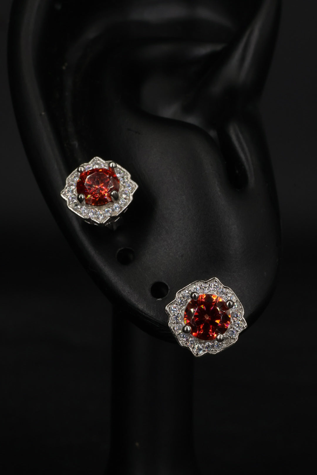 Aretes Hexagonal Plata .925 - Moissanita Red 0.5 ct.