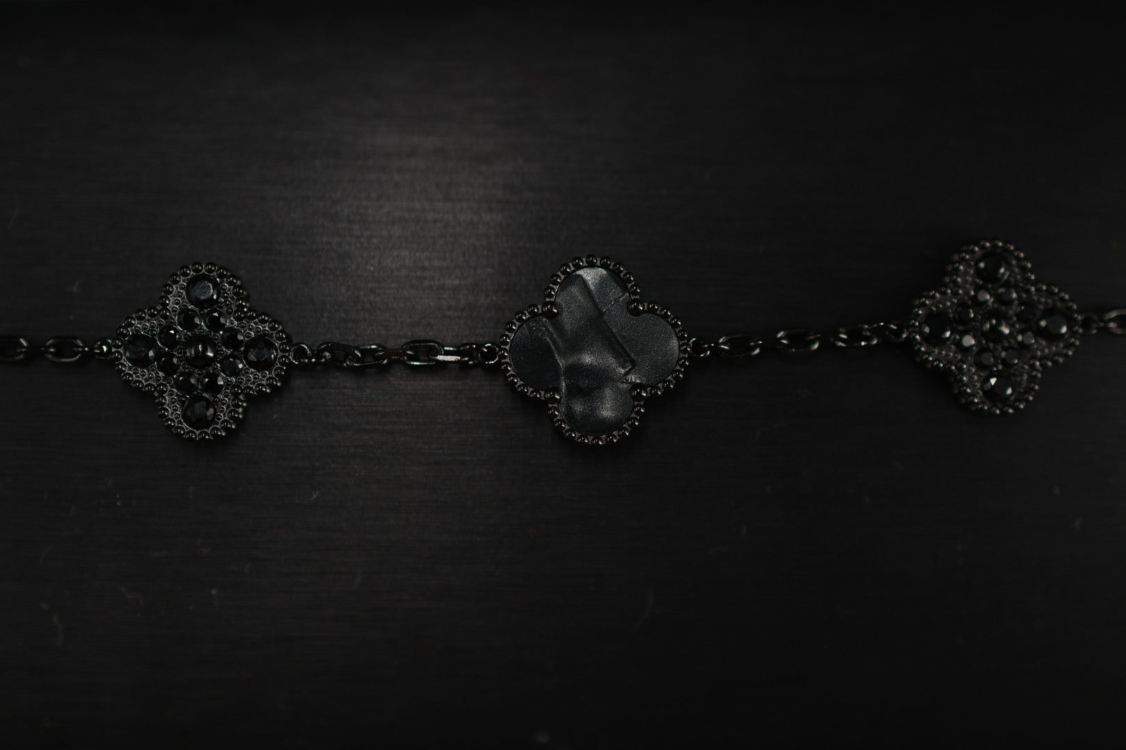 Pulsera Trébol 15 mm Mármol Full Negro con Zirconias