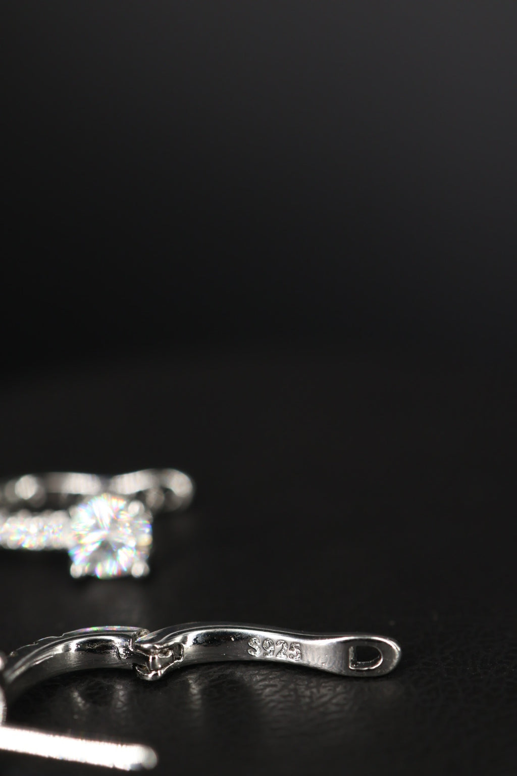 Aretes Around Pen Plata .925 - Moissanita D 0.5 ct.