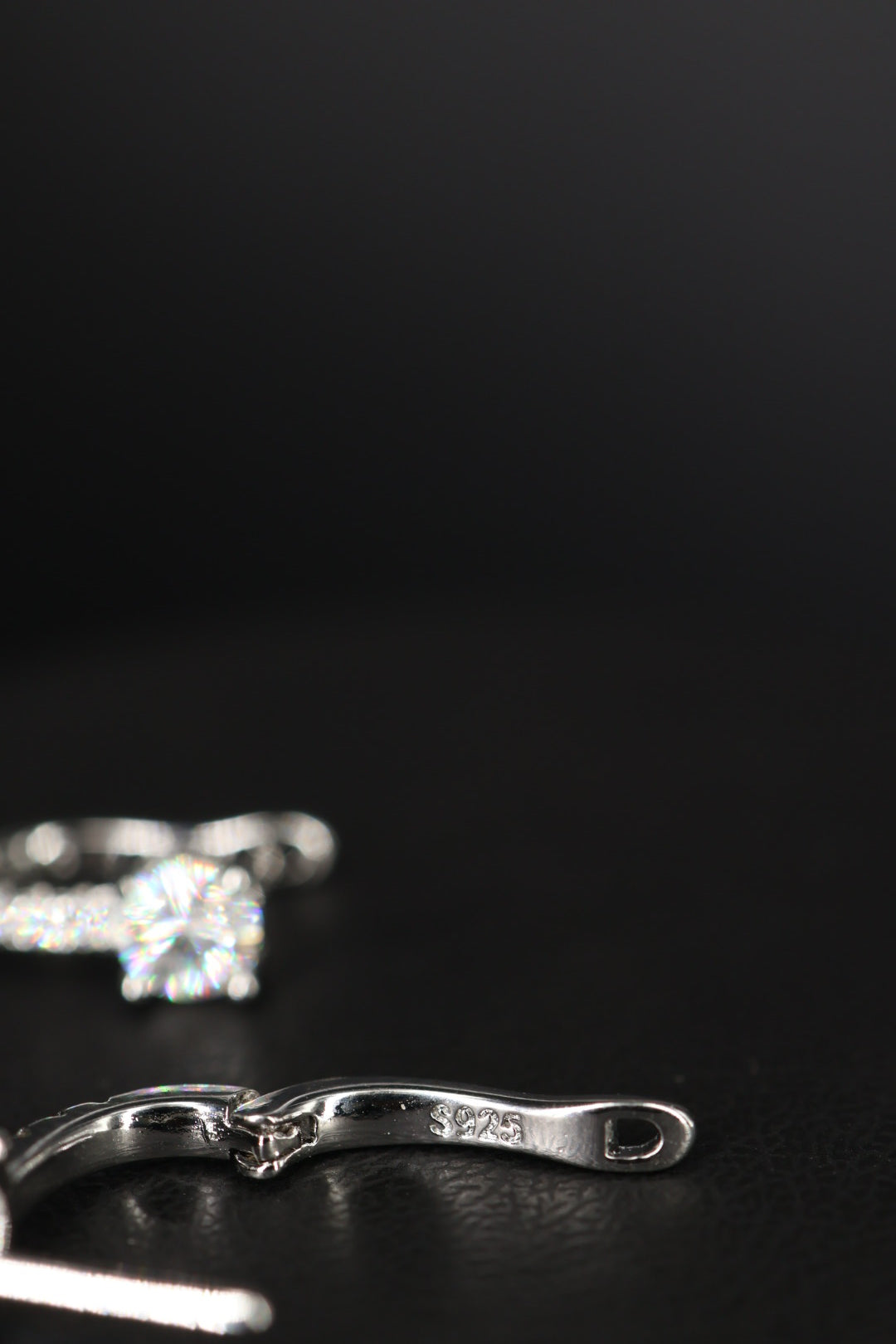 Aretes Around Pen Plata .925 - Moissanita D 0.5 ct.