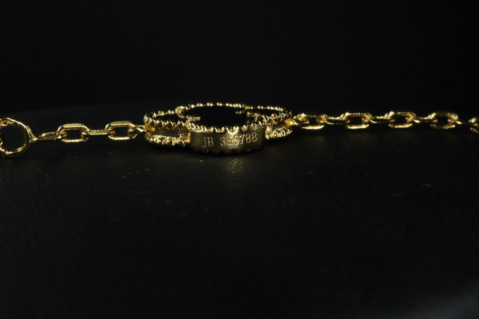Collar VCA Alhambra 10 Motivos - Gold Onyx Diamonds.