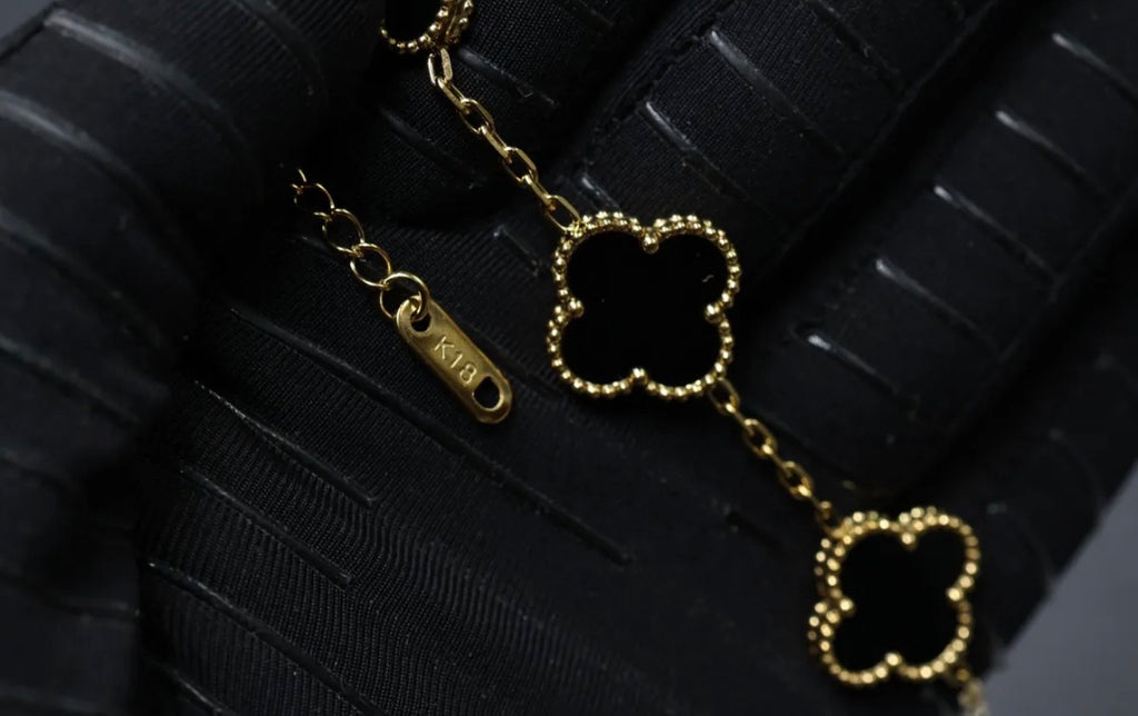 Pulsera Full Set trébol 15 mm básica. Dorado - Negro