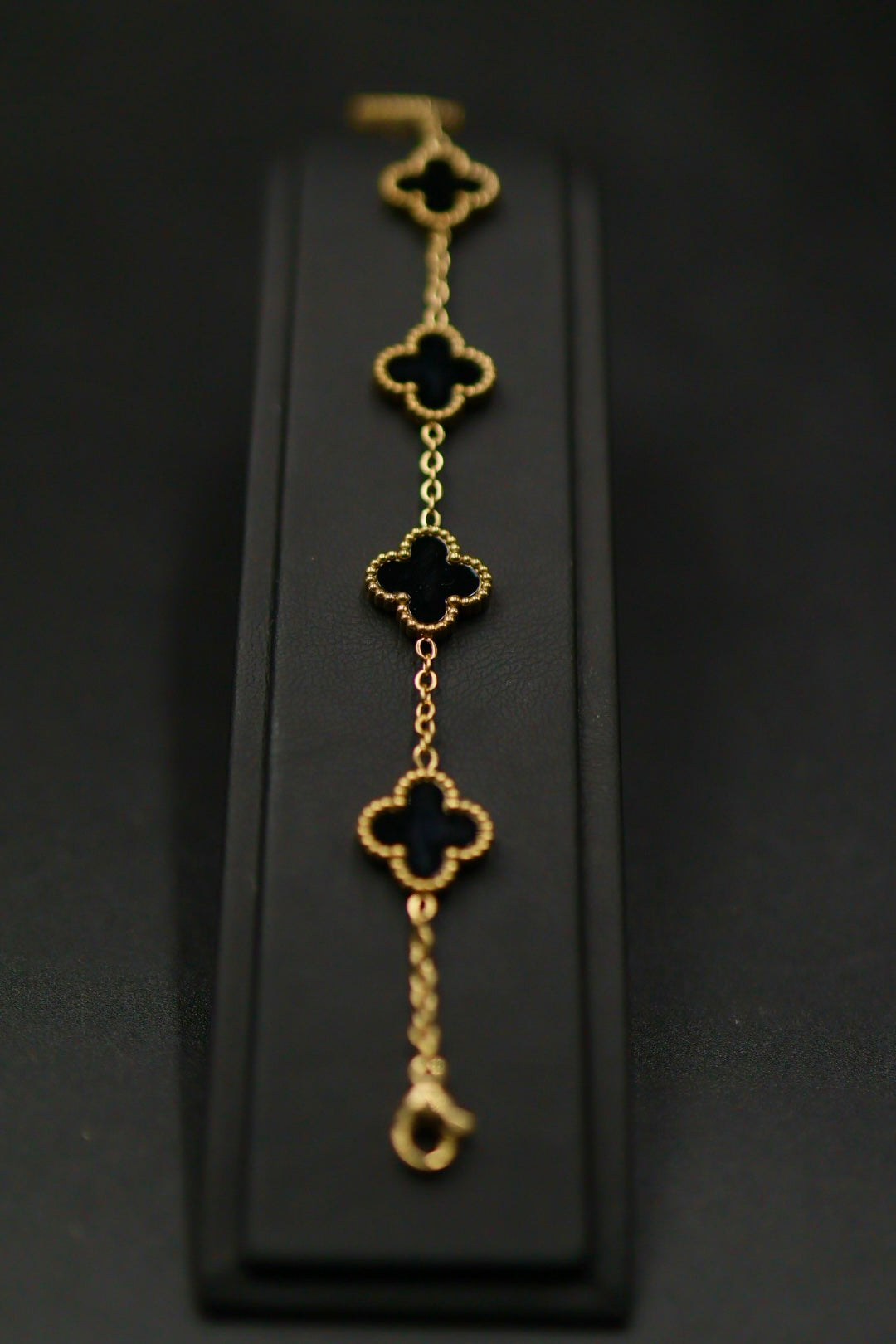 Pulsera Trébol 13 mm Liso Dorado - Negro.
