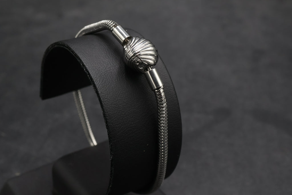 Pulsera tipo Pandora 3.