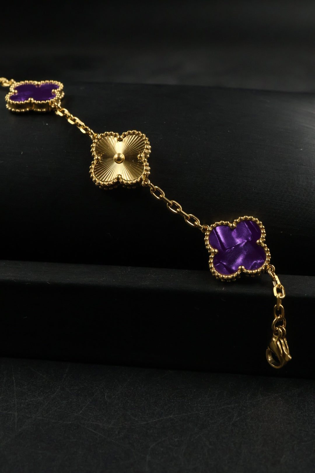 Pulsera Trébol Morado Mármol- Láser Dorado.